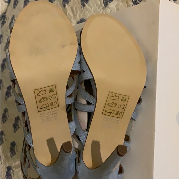 Shoes - Picture 3 of 4